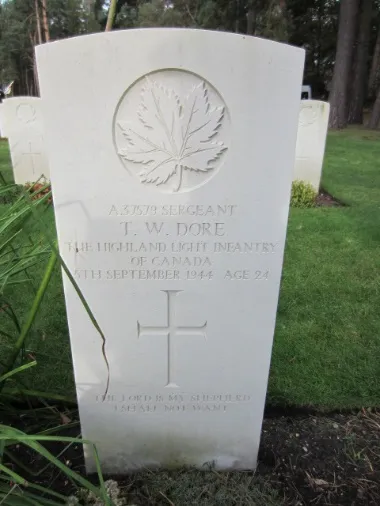 Headstone of Thomas Dore